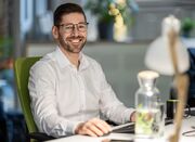 <span class="is-green">Neugierig</span>? Schreib mir einfach! Ich melde mich <span class="is-green">zeitnah </span>bei dir und wir können uns <span class="is-green">persönlich </span>einmal <span class="is-green">austauschen</span>. Bild